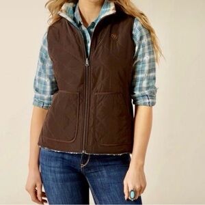 Ariat Women's Dilon 2.0 Reversible Aztec Quilted Vest